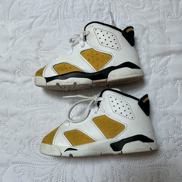 Nike Air Jordan 6 Retro Sneakers Size 6 - Picture 5 of 10